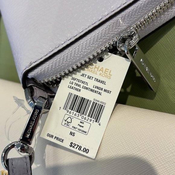 Michael Kors Jet Set Travel Large Travel Continental Wallet Leather Wristlet - Picture 5 of 16